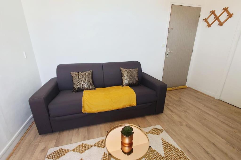 Le Petit Studio Senlisien Senlis  Luaran gambar